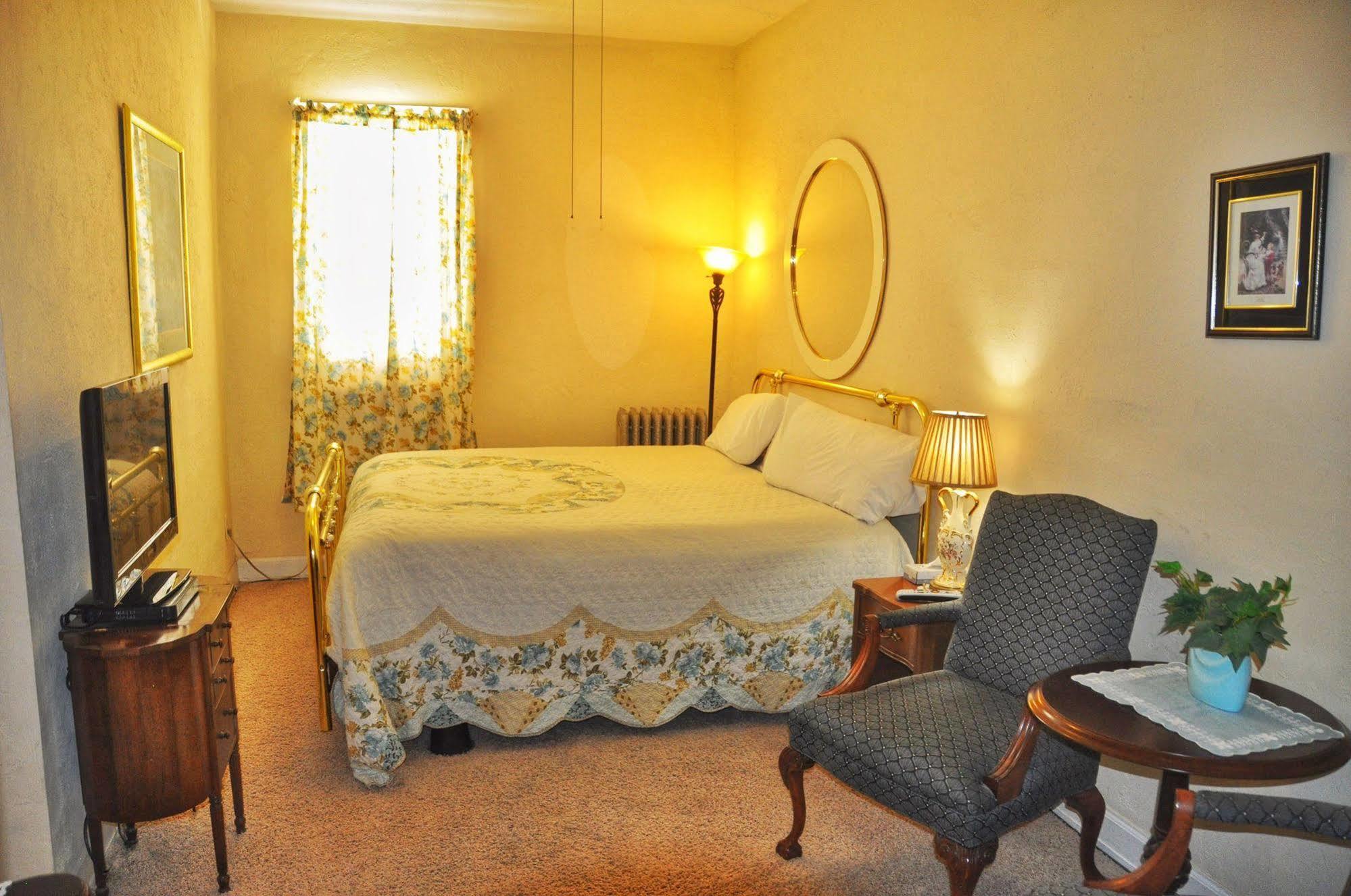 La Plaza Historic Hotel & Restaurant ウォルセンバーグ エクステリア 写真